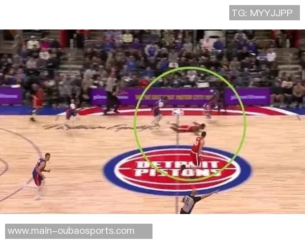 里德轻松砍下20分11篮板3助攻2抢断1盖帽展现全能表现