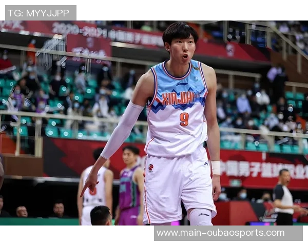 周琦表现惊艳豪华两双助力球队赢得比赛展现超强统治力